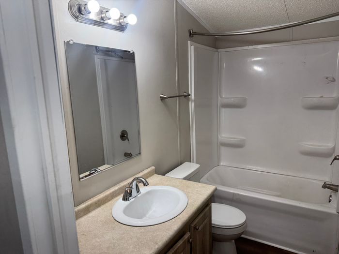 Pineview MHC - Unit 105 - Bathroom