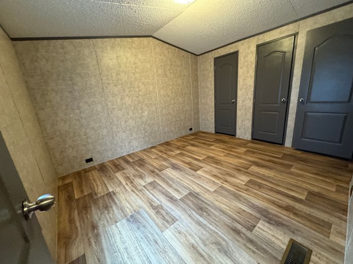Gateway RV - Unit 452 - Bedroom