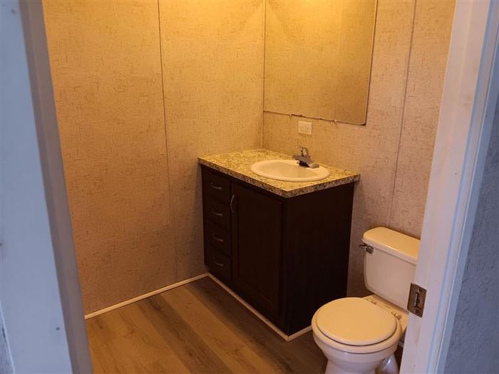 Pine Crest - Unit 25 - Bathroom