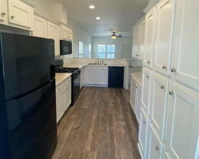 Grand Missouri - Unit 203 - Kitchen