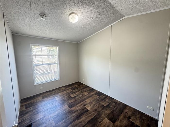 Fort Wayne MHC - Unit 739 - Bedroom