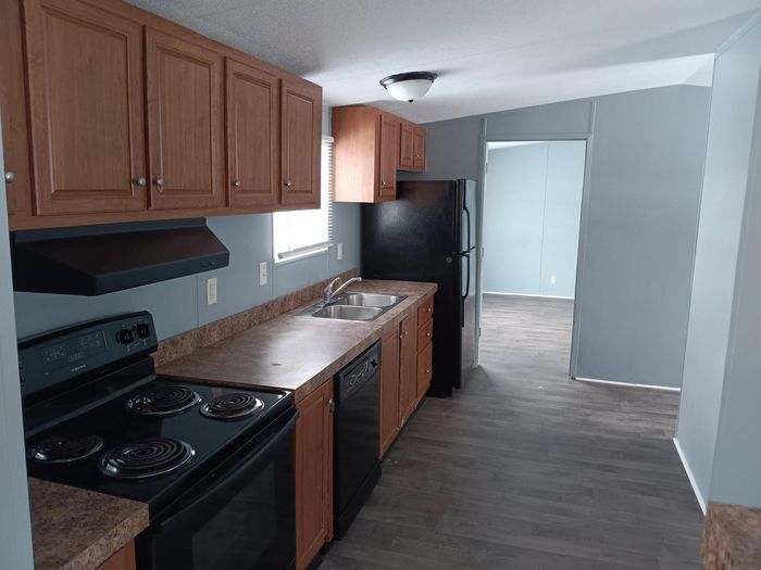 Southcrest Estates - Unit 191 - Kitchen