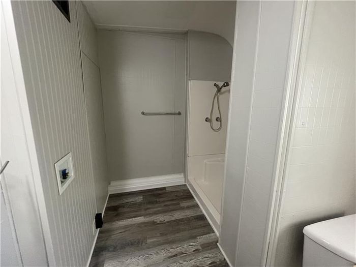 Ashland Heights - Unit 19 - Bathroom