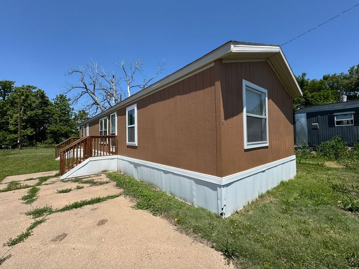 Meadow Acres - Unit 8 - Exterior, Street View