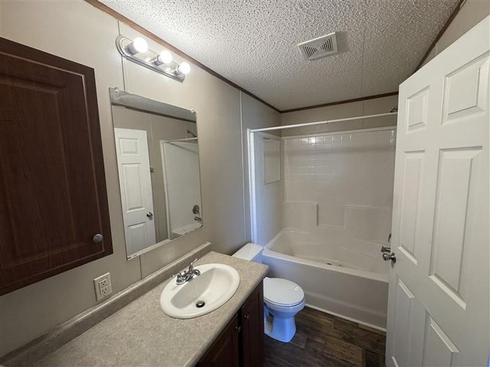 Fort Wayne MHC - Unit 545 - Bathroom