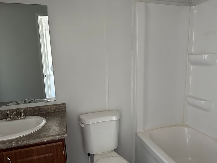 Bel Aire - Unit K95 - Bathroom