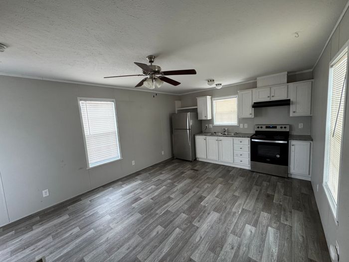 Alliance Vista MH and RV Park - Unit D4 - Kitchen