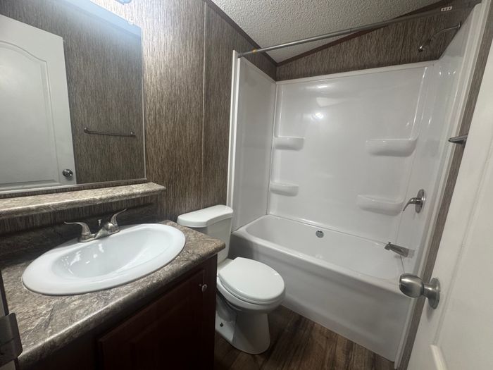 The Orchards/Paradise - Unit 26 - Bathroom