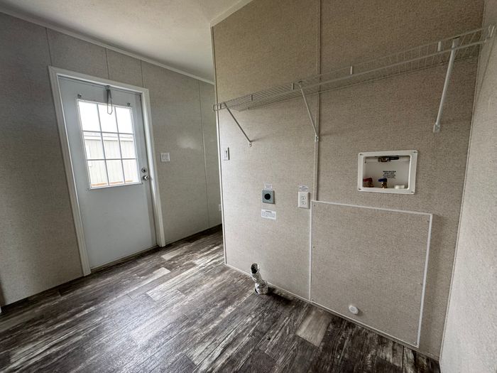 Countryside Estates KS - Unit G04 - Entryway