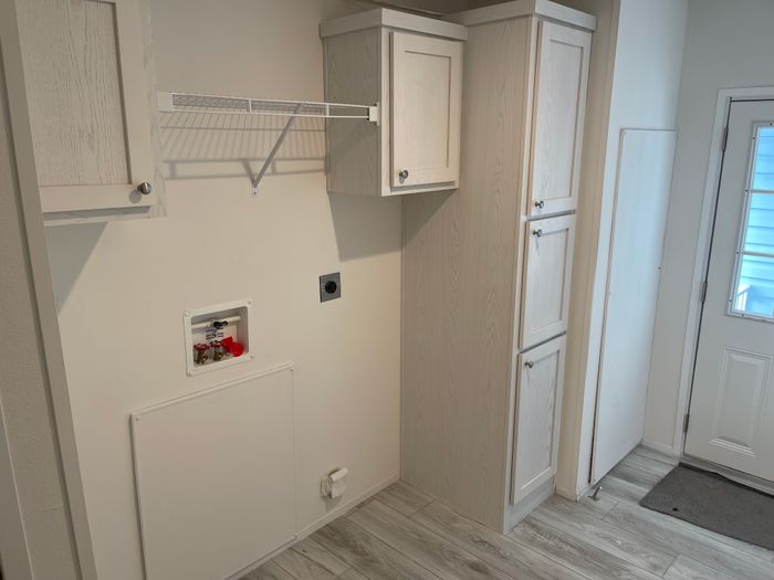 Lakewood Village MHC and RV Resort - Unit 98 - Interior