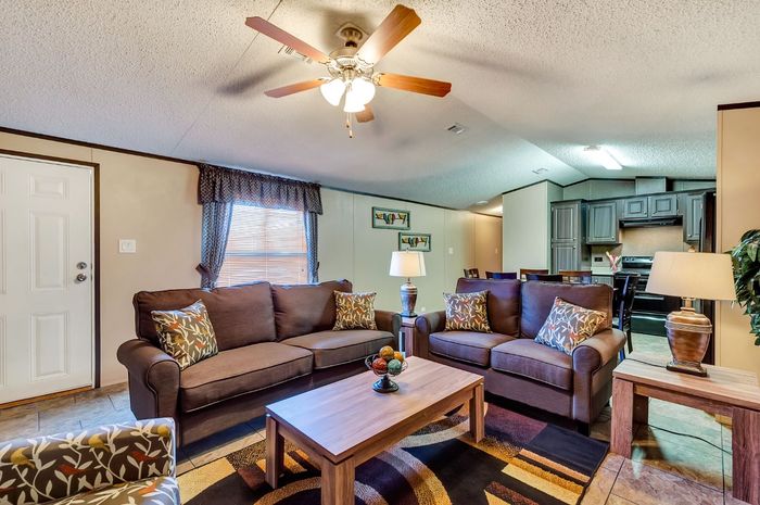 Pineview MHC - Unit 33 - Interior