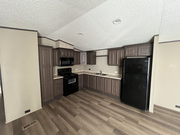 Shady Acres MH & RV Resort - Unit 122 - Kitchen