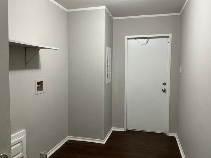 Clarke Springs - Unit 15746C - Entryway