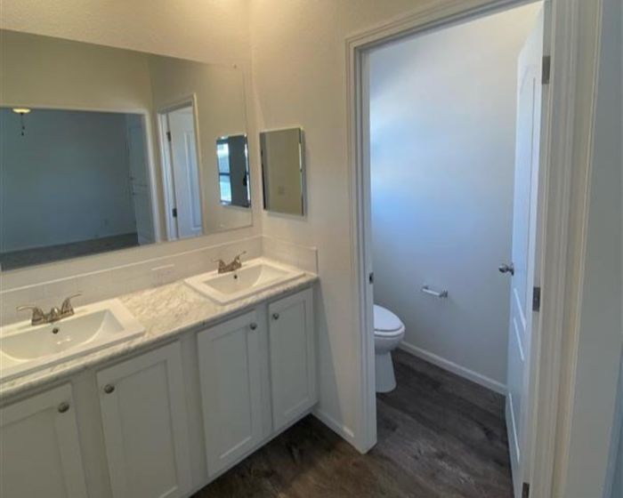 Grand Missouri - Unit 203 - Bathroom