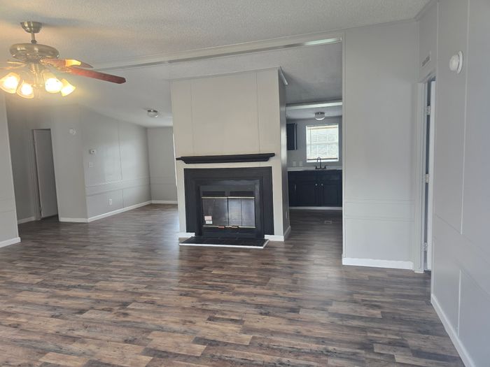 Lafayette Park MHP - Unit 90 - Interior