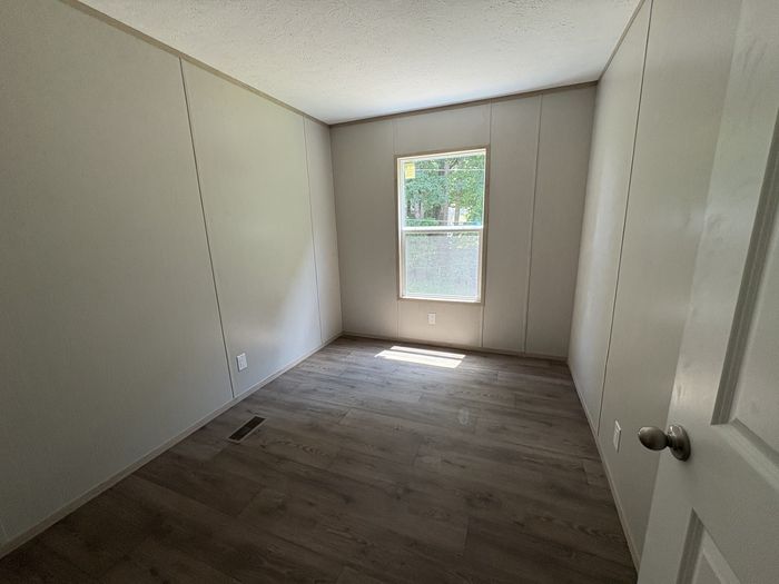 Willow Oaks MHP - Unit 100W - Bedroom