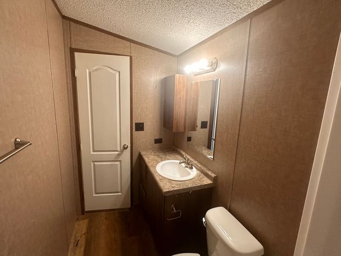 Crestview MHC OK - Unit B818 - Bathroom