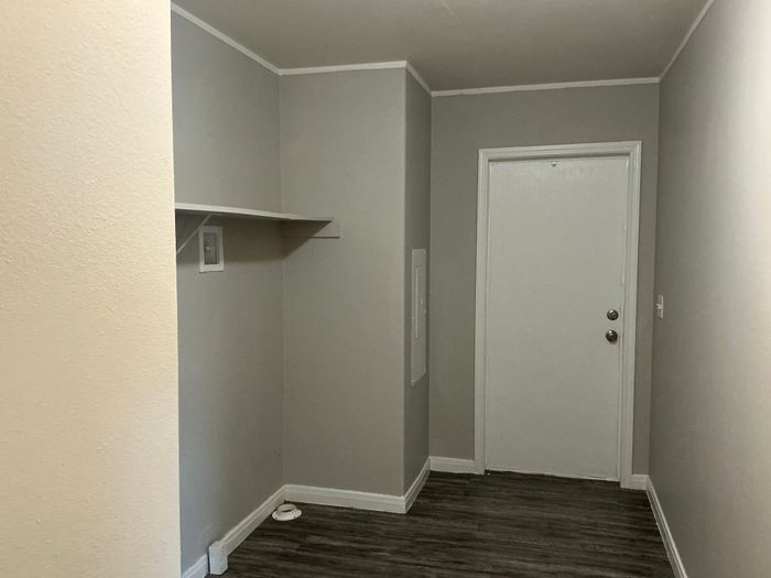 Clarke Springs - Unit 15838R - Entryway