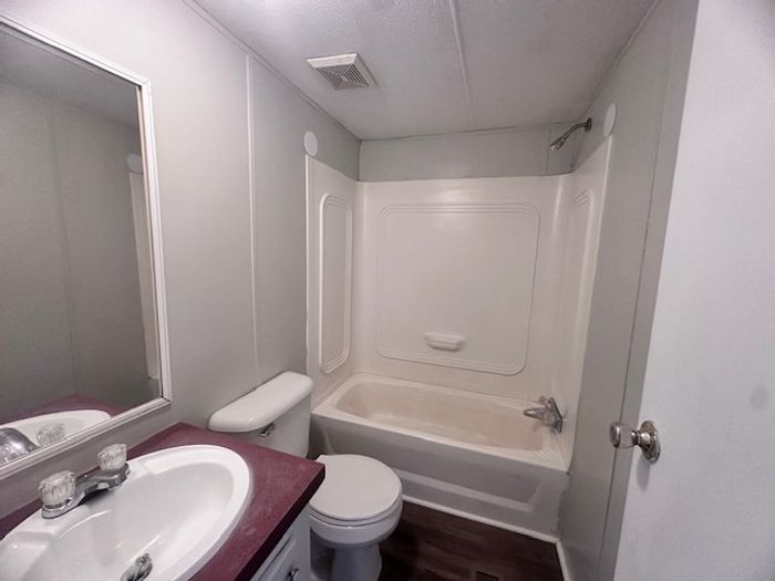 Taylors Creek - Unit 142 - Bathroom