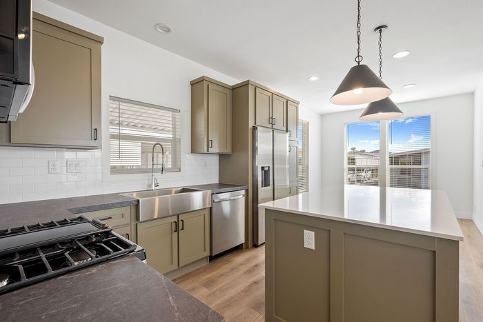 The Lakes at Hemet West - Unit 405 - Kitchen
