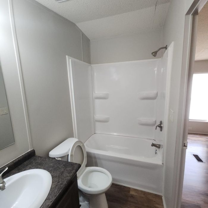Imperial MHC - Unit L97 - Bathroom