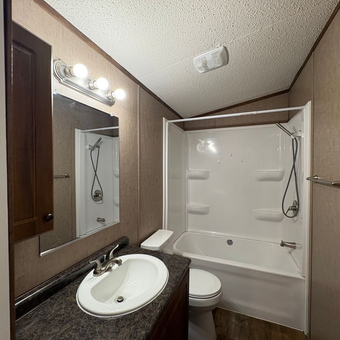 Pine Ridge Est. - Unit 758 - Bathroom