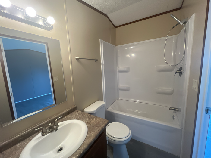 Eastern Villa MHP OK - Unit 92 - Bathroom