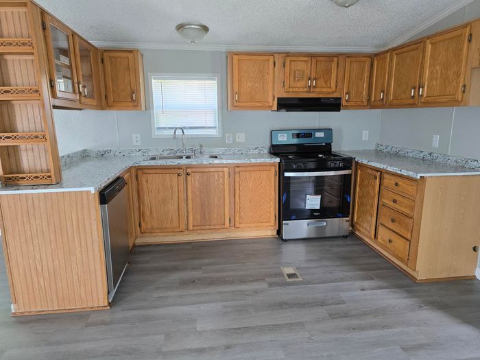 Royal Highlander - Unit DU8410 - Kitchen