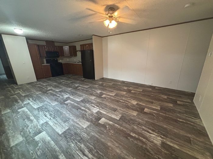 Birchwood MHP - Unit 145 - Kitchen