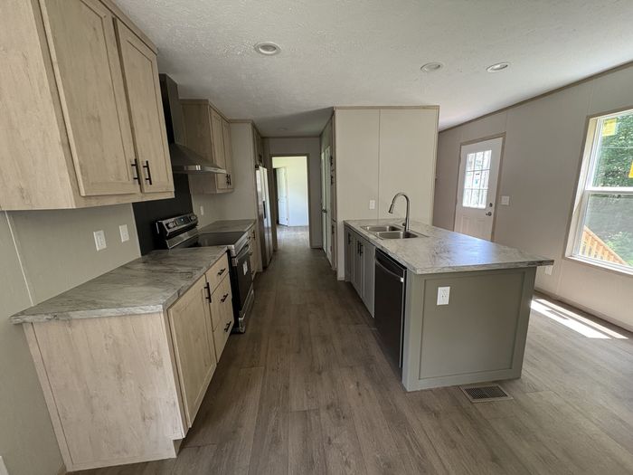 Willow Oaks MHP - Unit 100W - Kitchen