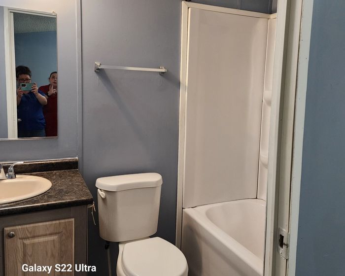 Eagles MHP - Unit 219 - Bathroom