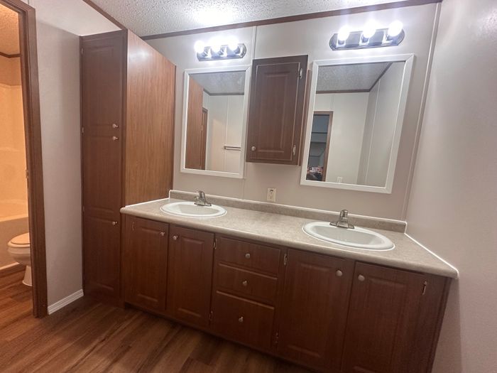 Birchwood MHP - Unit 152 - Bathroom