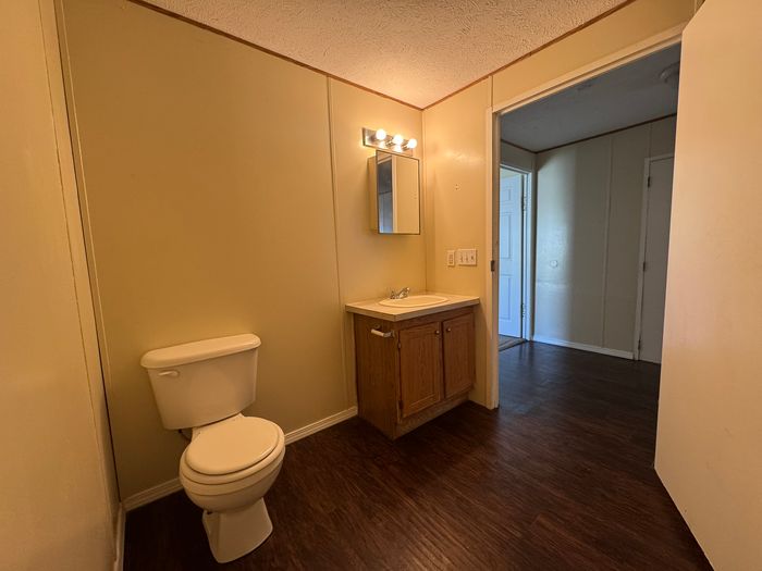 Colonial Gardens KS - Unit 41 - Bathroom