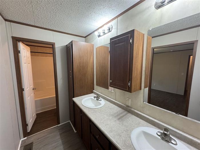 Fort Wayne MHC - Unit 209 - Bathroom