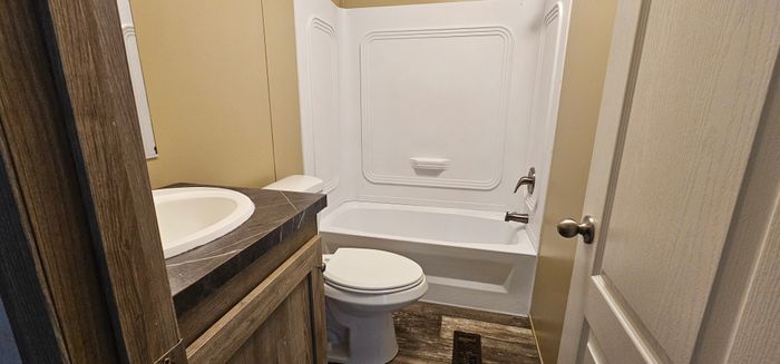 Sunnyvale Estates MHP - Unit 41 - Bathroom
