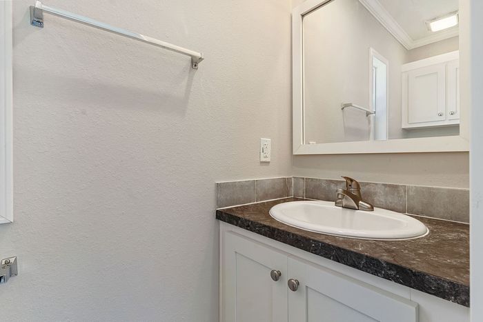 Ridgecrest RV Resort - Unit 0061Z - Bathroom