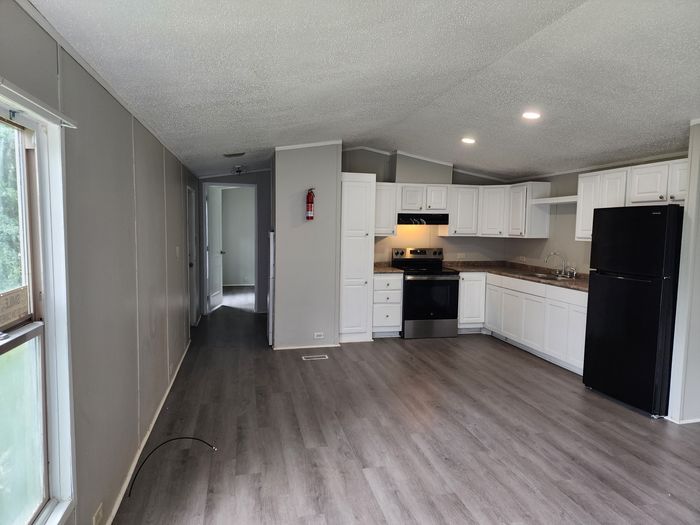 Eagles MHP - Unit 86 - Kitchen