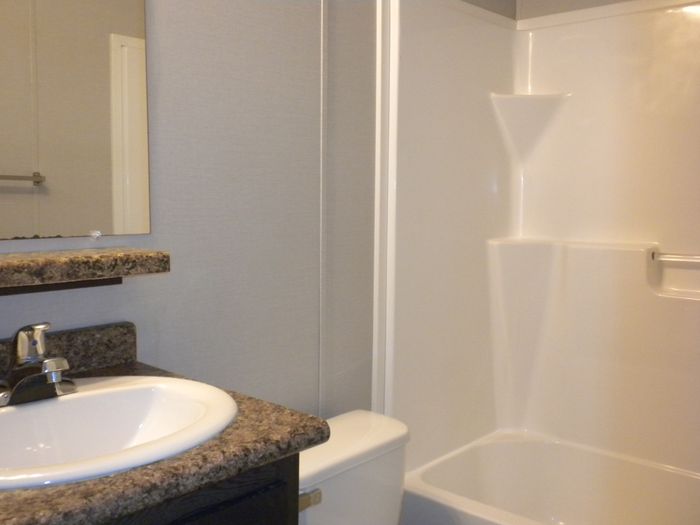 Riverview Estates - Unit 86 - Bathroom