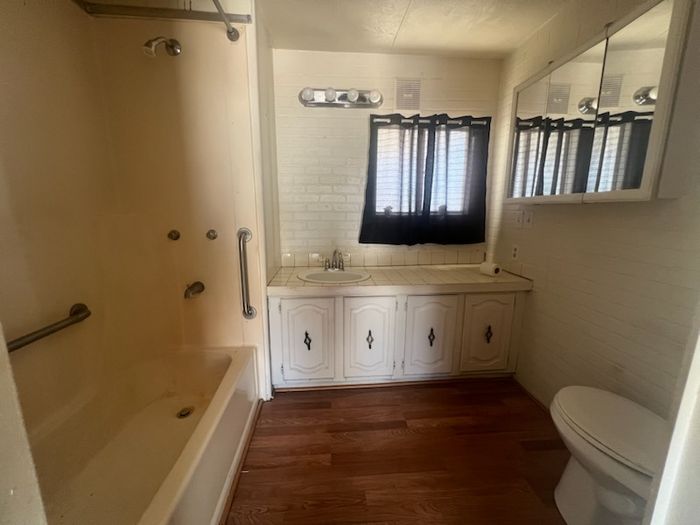 Brighthaven - Unit 144 - Bathroom