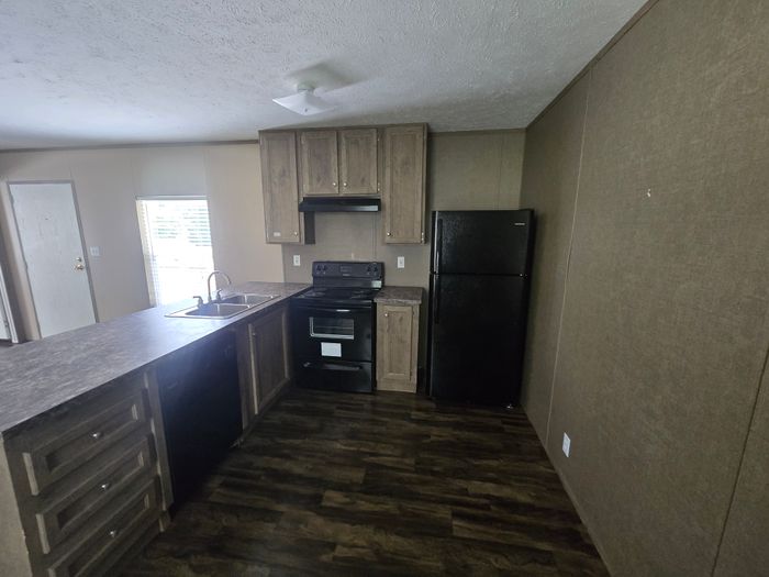 Jonesboro MHP - Unit A61 - Kitchen