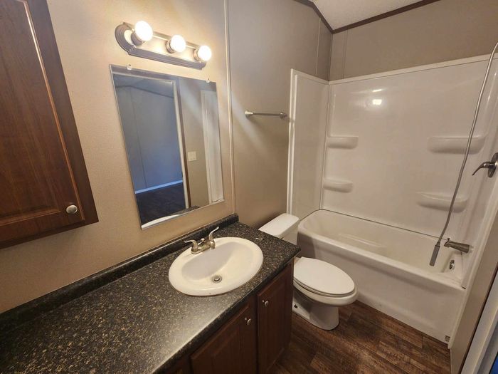 Shady Acres MH & RV Resort - Unit 314 - Bathroom