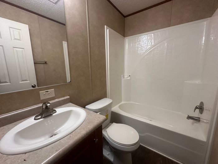 Pasadena MHC - Unit FRE2328 - Bathroom