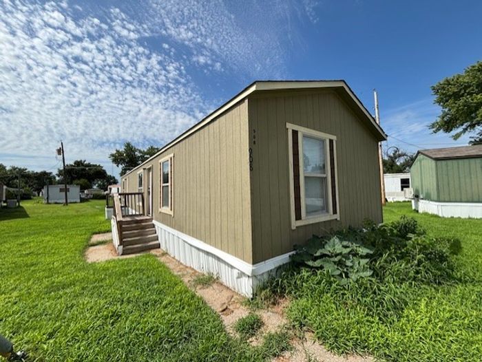 Coachlight Village North (CLN) - Unit 908 - Exterior
