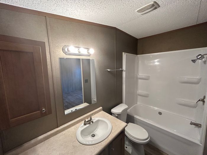 Oakridge MHP OK - Unit 22 - Bathroom