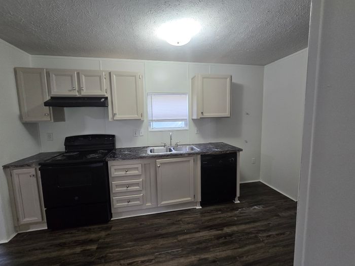 Deer Creek - Unit 861 - Kitchen
