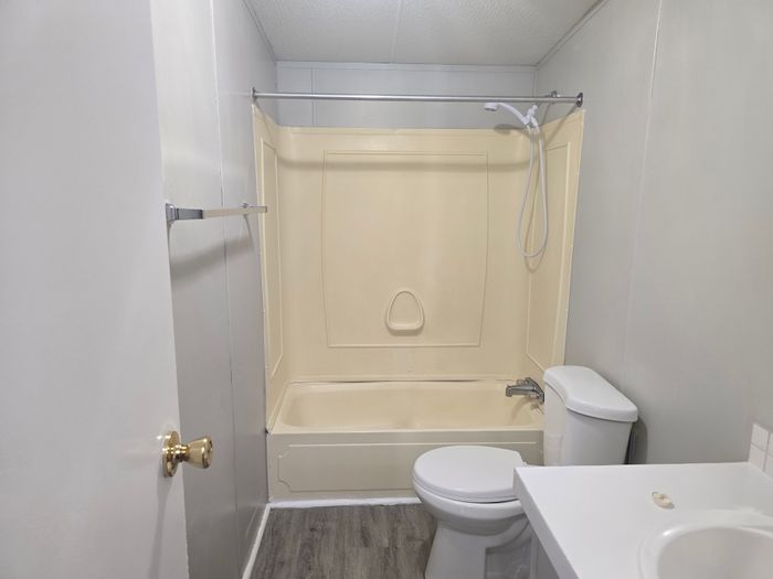 Lafayette Park MHP - Unit 228 - Bathroom