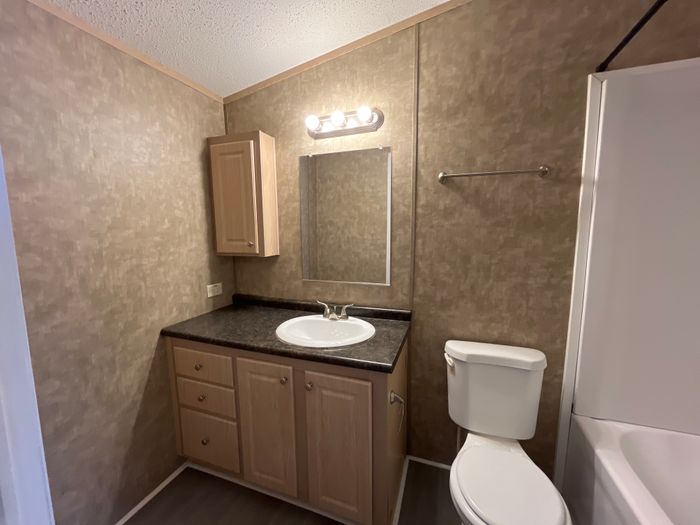 Countryside MHP OK - Unit 14 - Bathroom