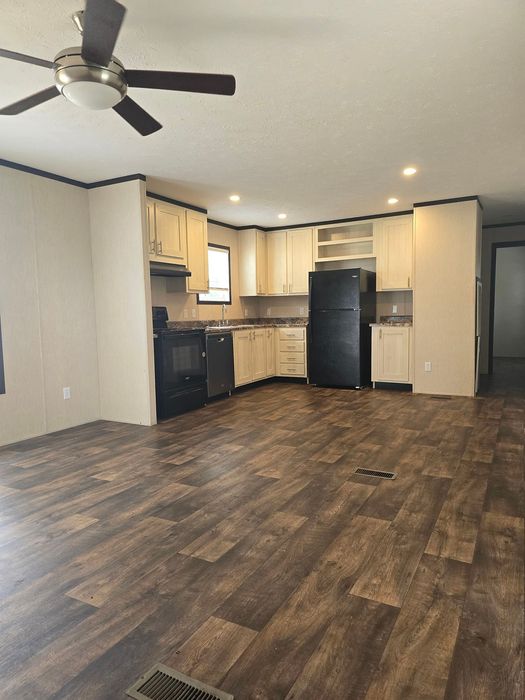 Rolling Hills MHP - Unit 67 - Interior