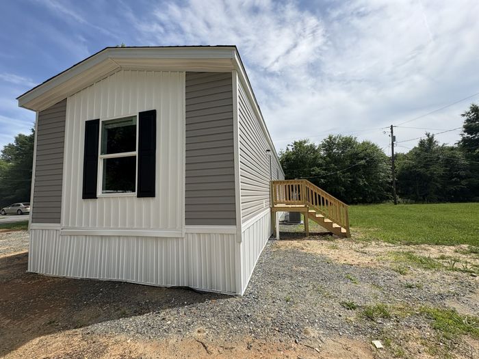 Willow Oaks MHP - Unit 106B - Exterior