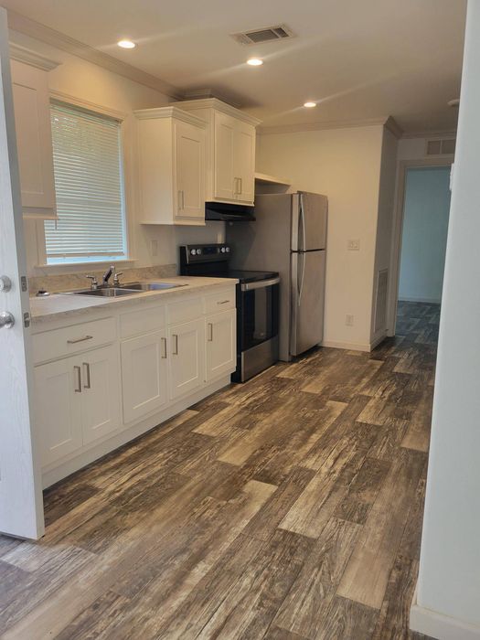 Shade Tree - Unit 49 - Kitchen